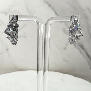 Bomb Party April Birthday Hoop Earrings A Cluster Of Love ER88352 NWT